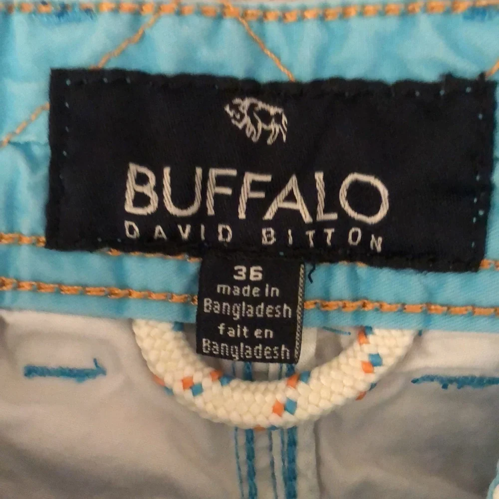 BUFFALO by DAVID BITTON size 36 shorts aqua blue & white with pockets